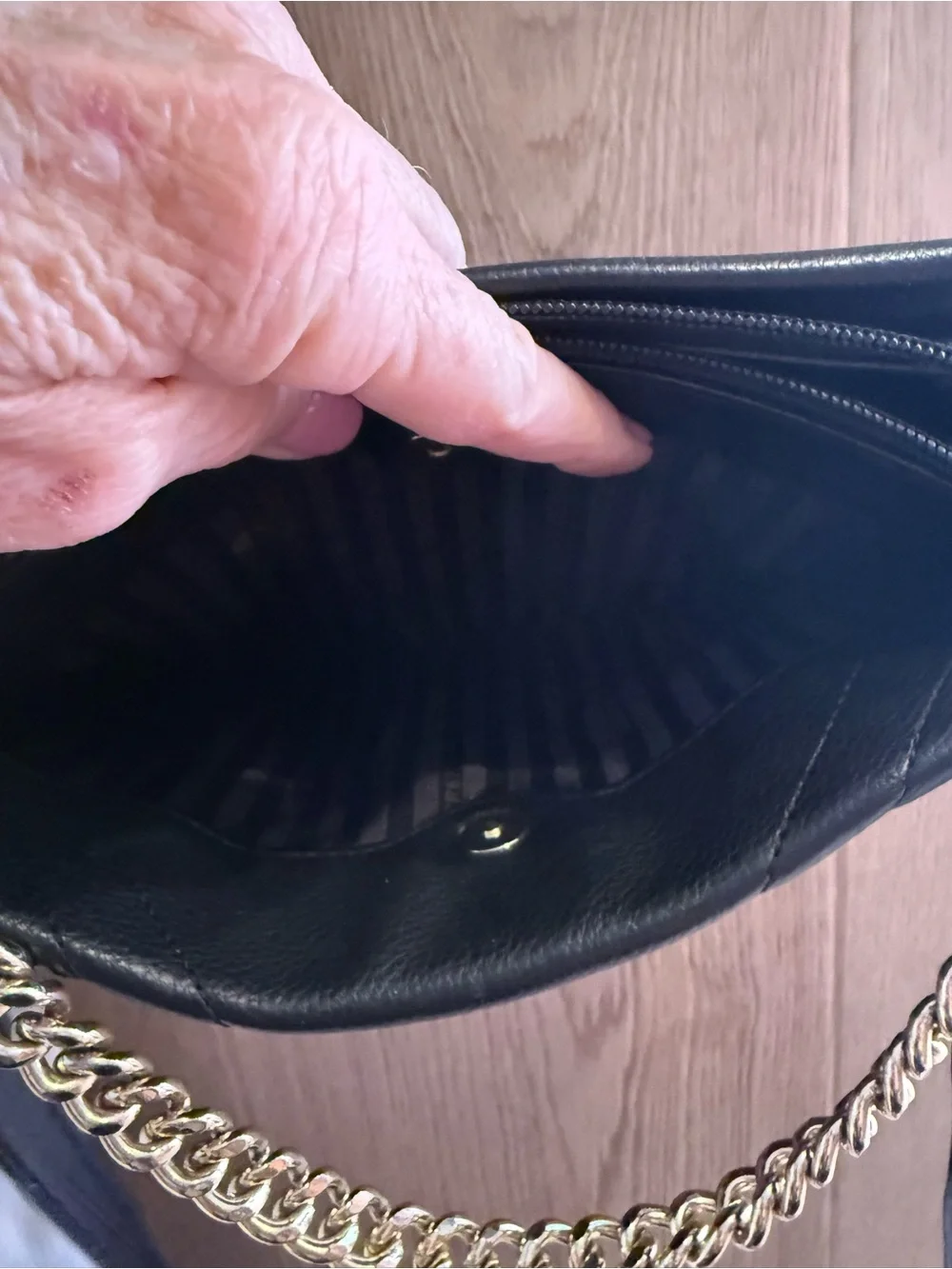 Victoria’s Secret Black Quilted Chevron Studded Chain Shoulder Crossbody Bag - Picture 4 of 6